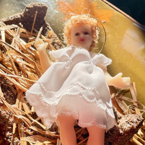Nativity:wax baby Jesus (classic santon style) in his cradle.Handmade.Impeccable - Picture 8 of 12